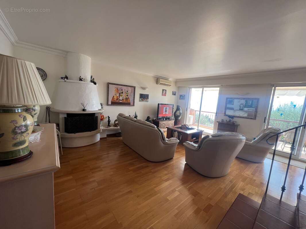 Exclusivite- domaine privé avec piscine sur menton garavan- villa jumelee  t5/6 sur 3 niveaux, terrasses, jard - photo 10