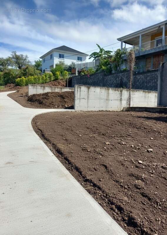 Terrain à VIEUX-HABITANTS