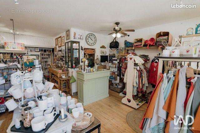 Photo 3 - Commerce à LOIX