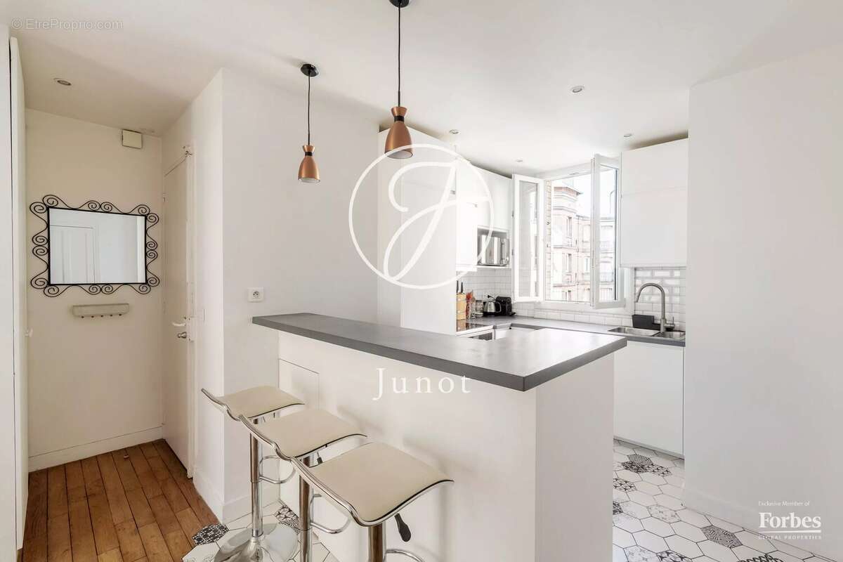 Appartement à PARIS-18E