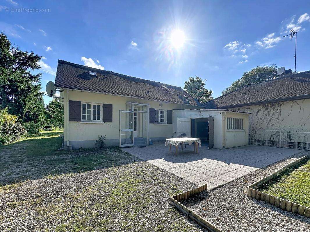 Maison à COURTENAY