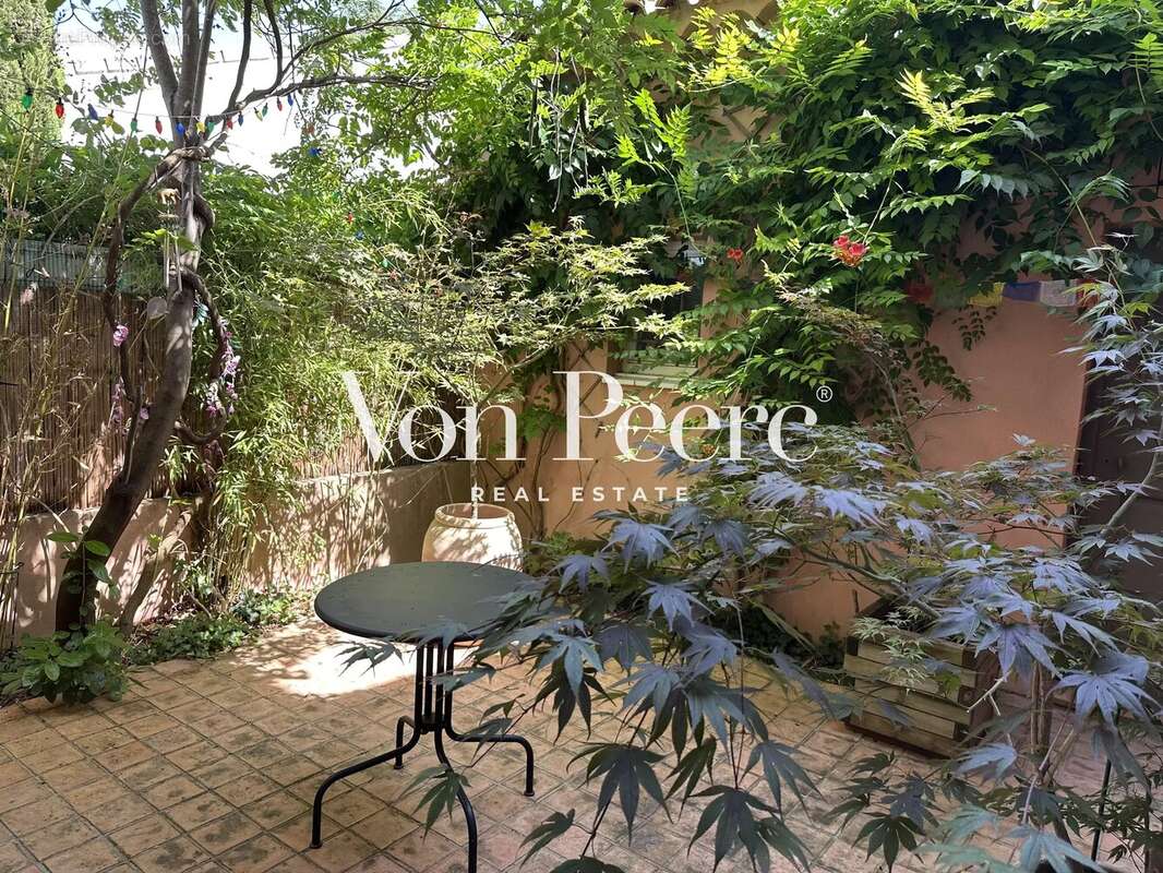 Maison avec jardin, piscine et dépendance, proche Avignon. - photo 9