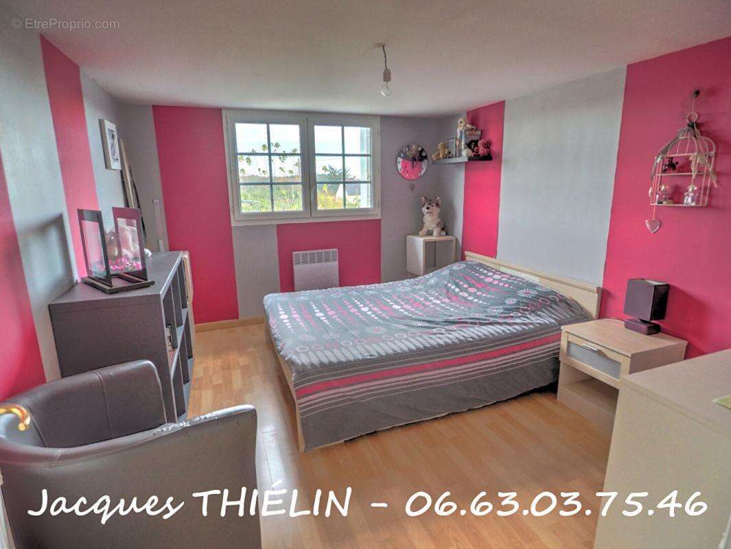 Maison à LONGUE-JUMELLES