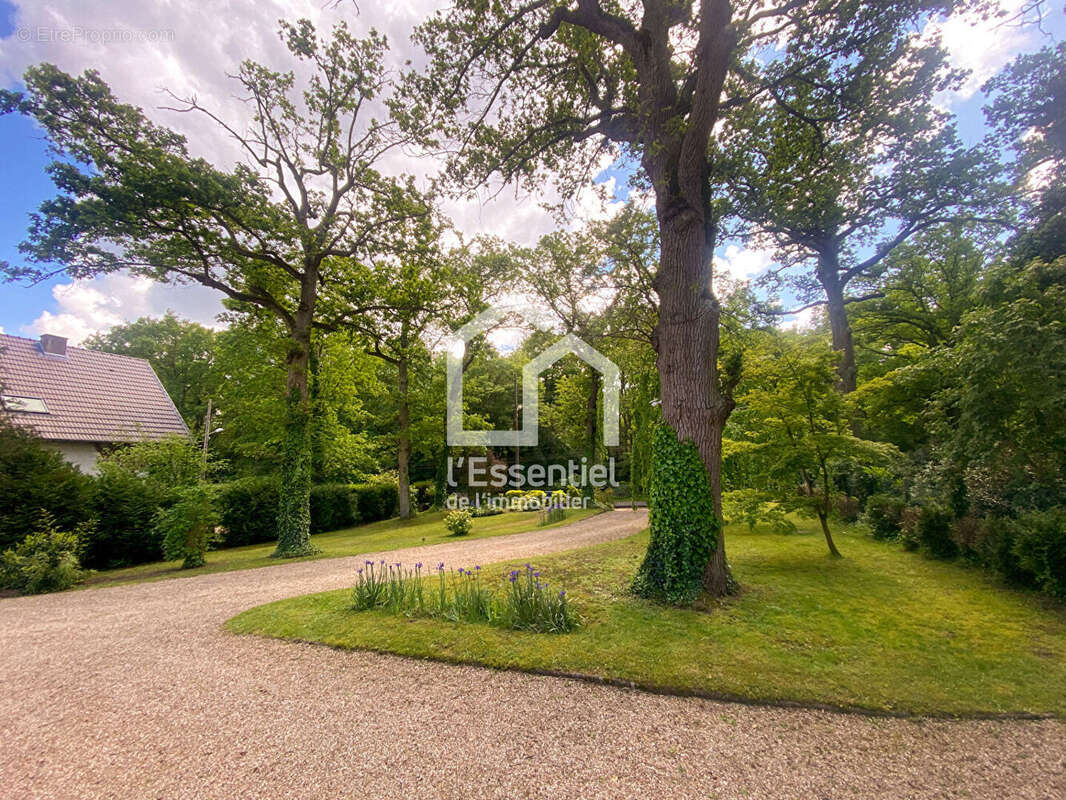 Maison à VERNEUIL-SUR-SEINE
