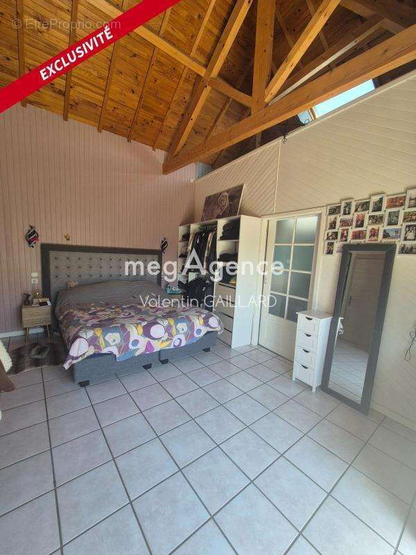 Maison familiale 4 chambres de 135 m2 à La Mure - garage - 570 m2 de terrain - vue dégagée - DPE C - photo 8
