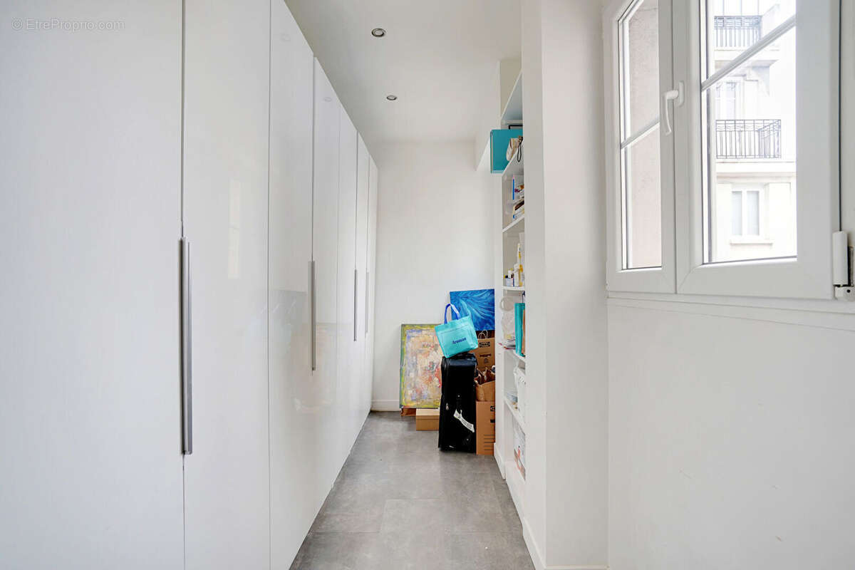 Appartement à PARIS-1E