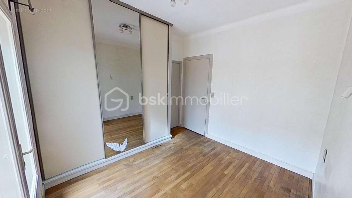 LORIENT Quartier Nouvelle Ville (56100) - Appartement de caractère de 94 m² avec terrasse et cave - photo 9