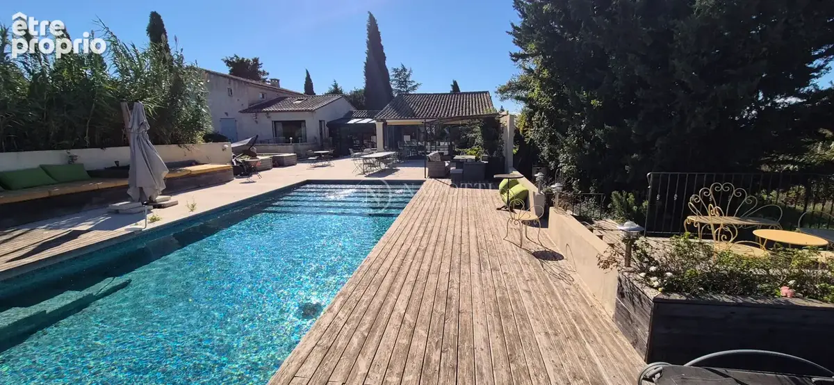 Propriété d'exception à vendre avec vue sur le château de Lagnes . - photo 6