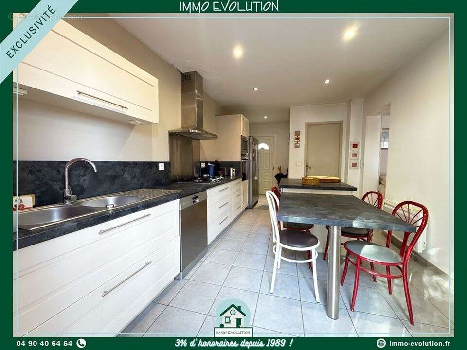 Maison à SUZE-LA-ROUSSE