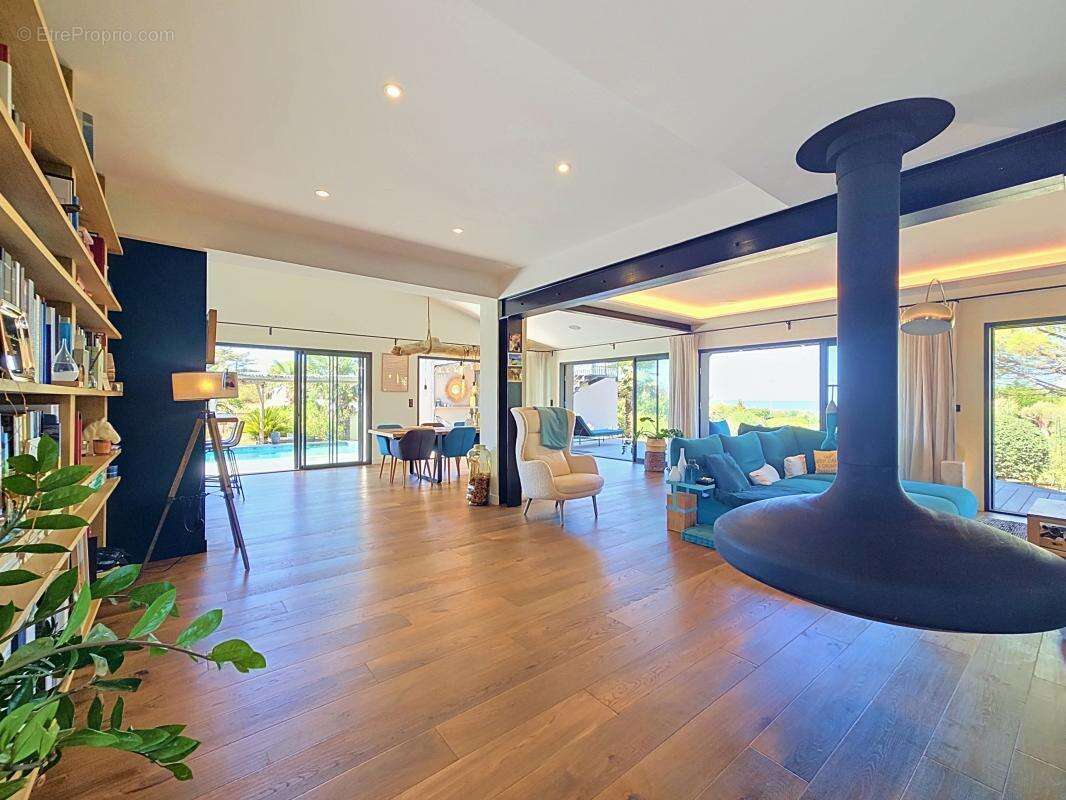 Maison 328 m² à L'houmeau  - photo 8