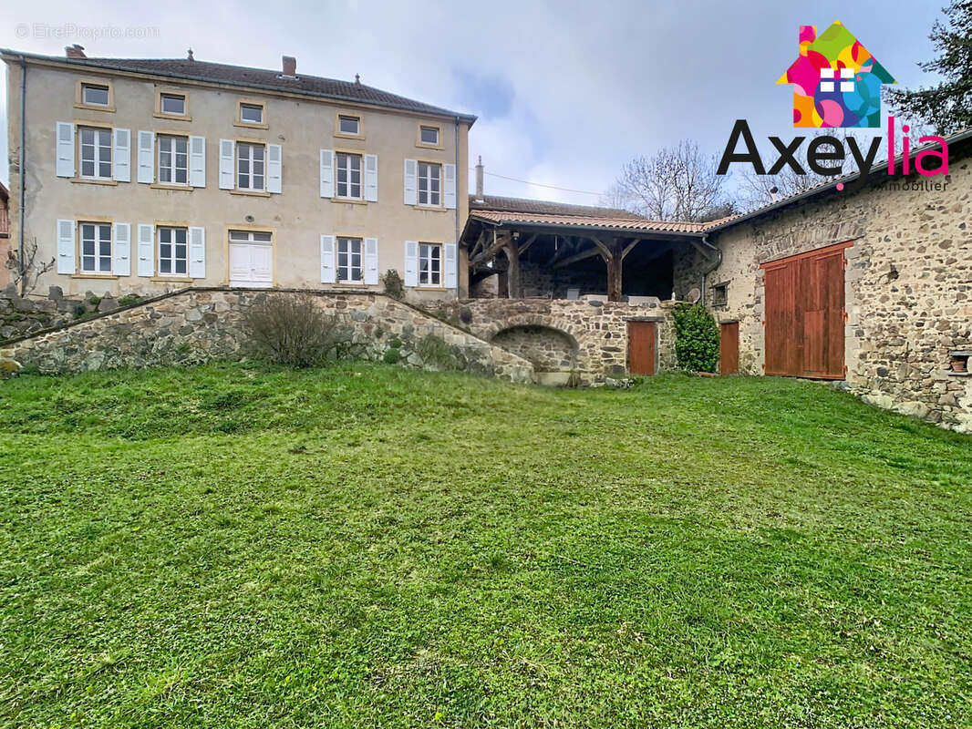 Maison à SAINT-JEAN-SAINT-MAURICE-SUR-LOIRE