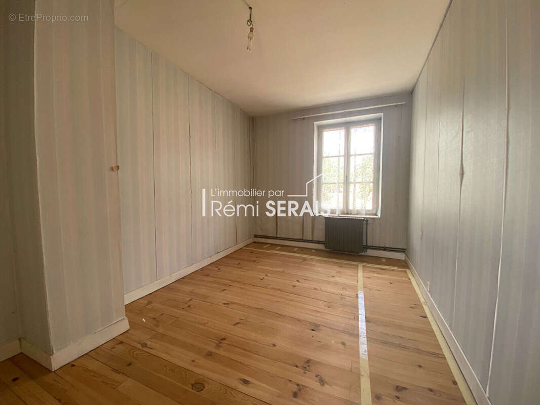 Maison à rénover avec dépendances et combles exploitables près de Potigny - photo 6