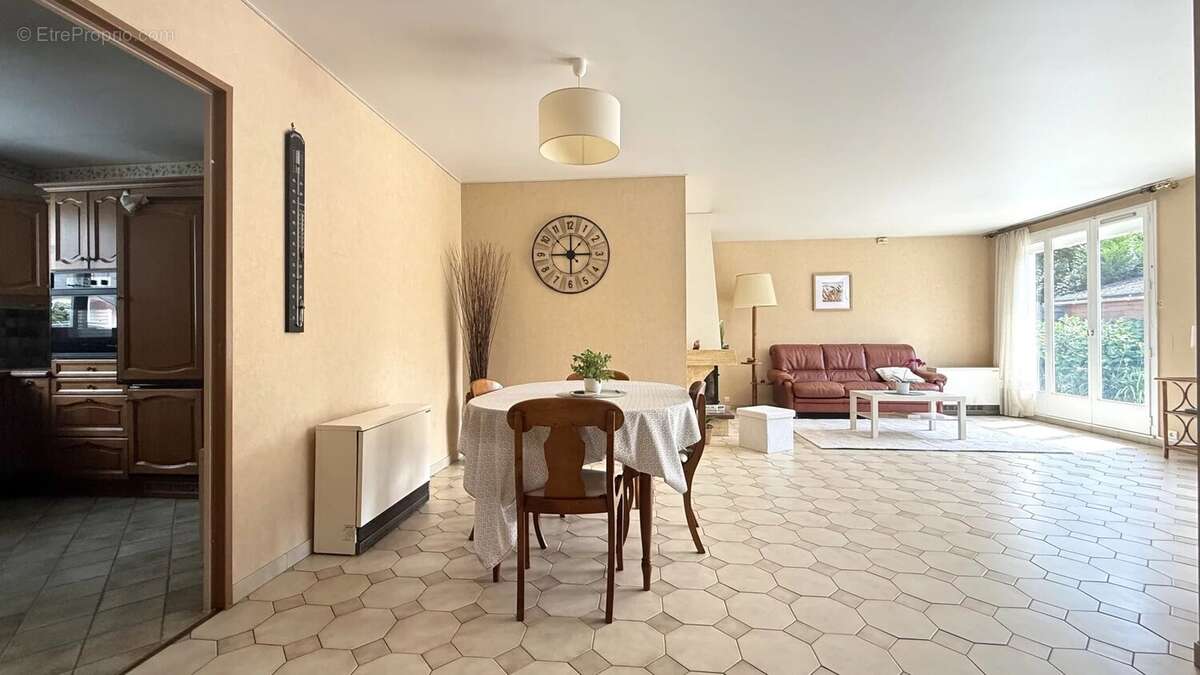 Maison à BOUFFEMONT