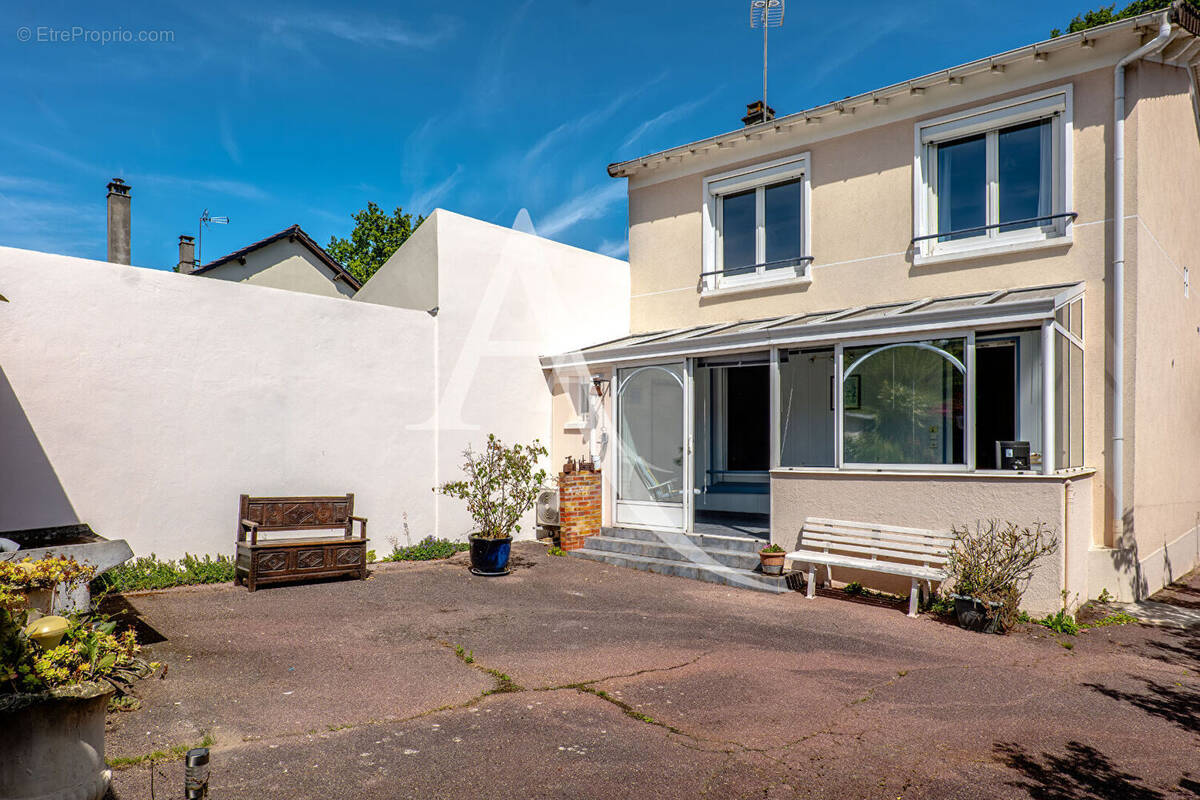 Maison à LIMEIL-BREVANNES