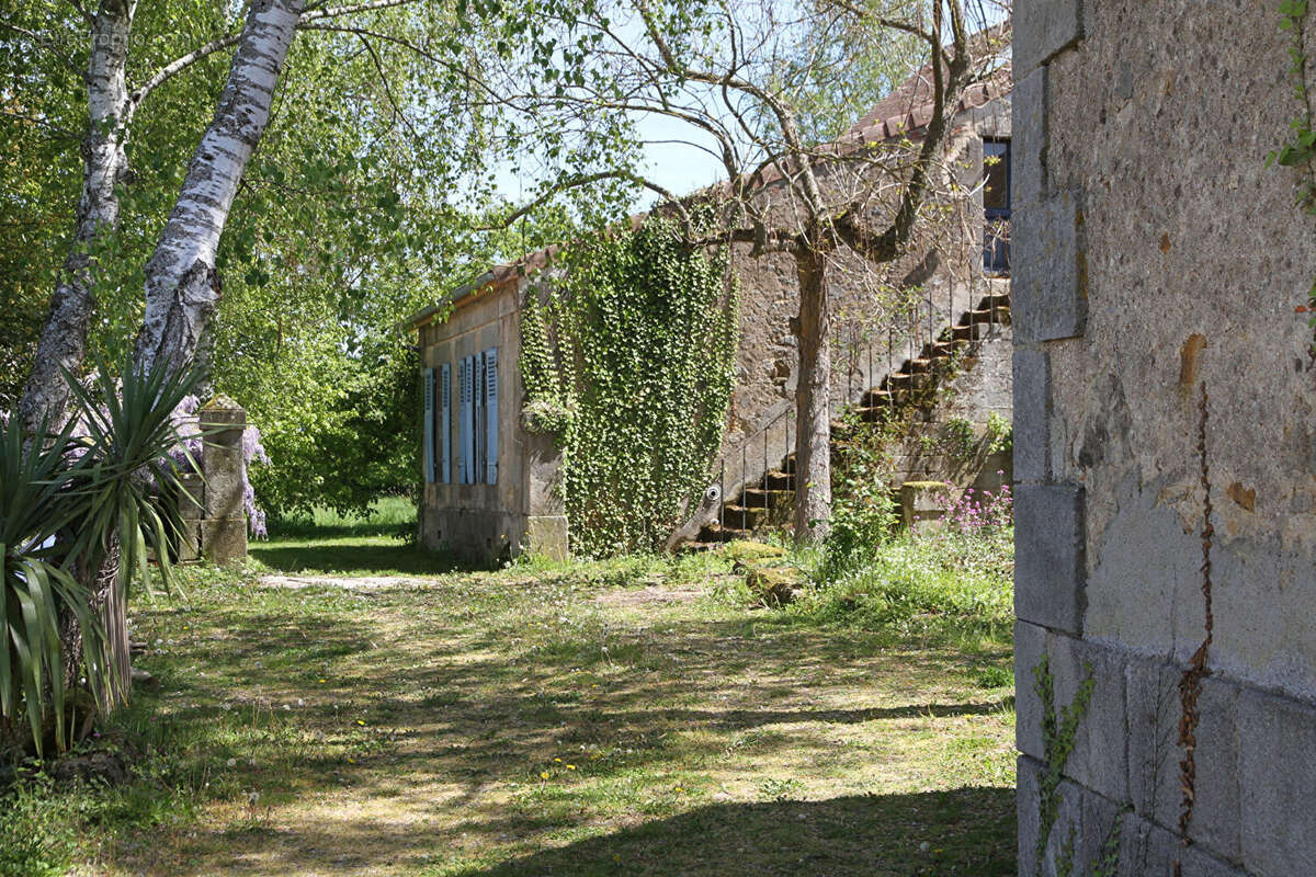 Domaine de charme à Autry Issards - photo 15