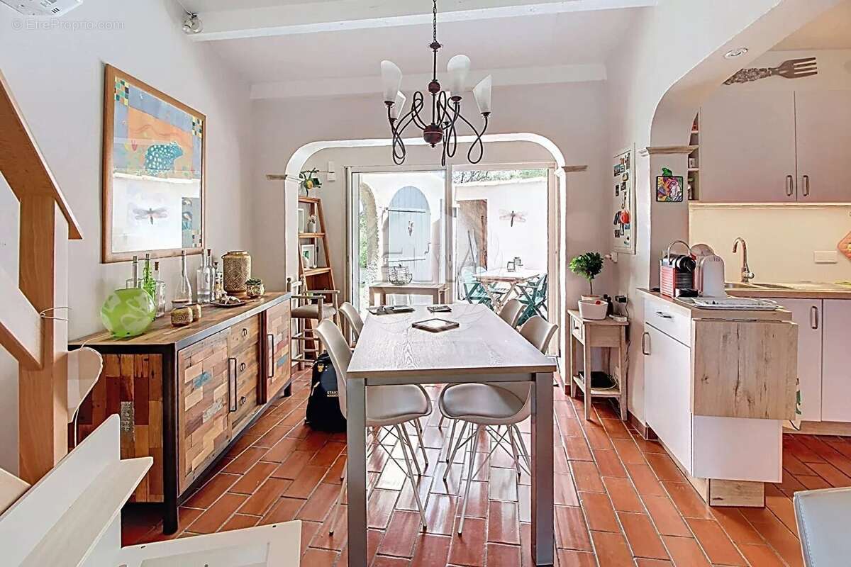 Maison à PLAN-DE-LA-TOUR