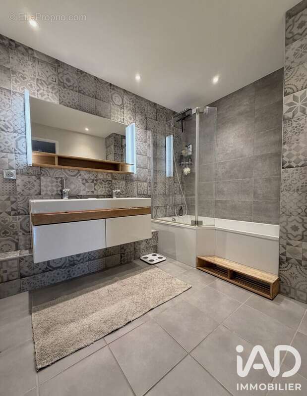 Appartement 82 m² à Saint-Genis-Pouilly  - photo 7