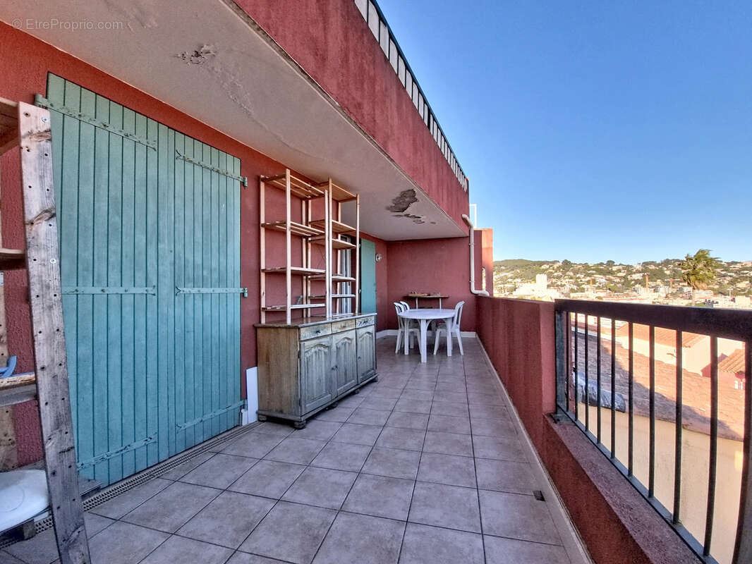 Appartement à VALLAURIS