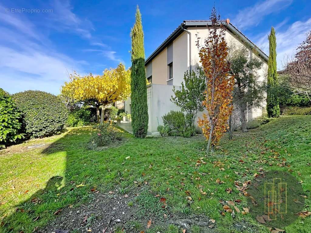 Maison à SAINT-PIERRE-LA-PALUD