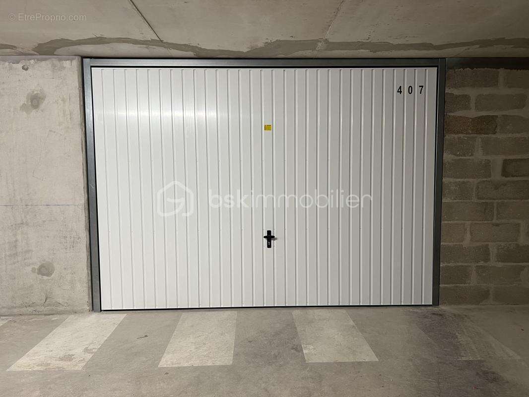 8 Box et 1 place de parking sur 167 m² + ou - - photo 10