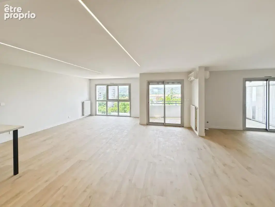 VALENCE – Appartement d’exception de 152 m² avec vue panoramique et belles prestations - photo 6