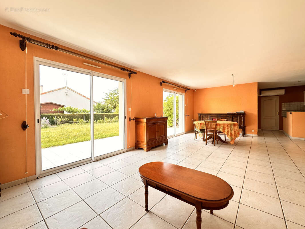 Maison à NEUVILLE-DE-POITOU