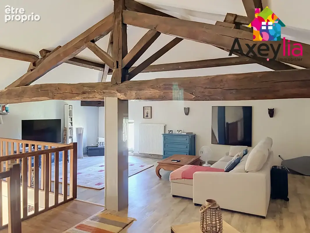 À vendre - pouilly-sous-charlieu- maison familiale sur terrain de 2618 m2 - photo 11