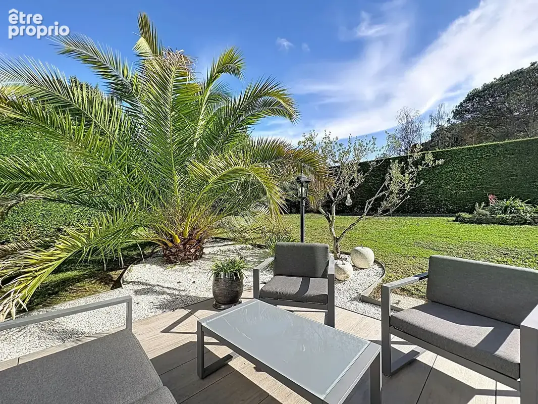 REZÉ HÔTEL DE VILLE - Maison familiale avec grand terrain de 641 m² - photo 2