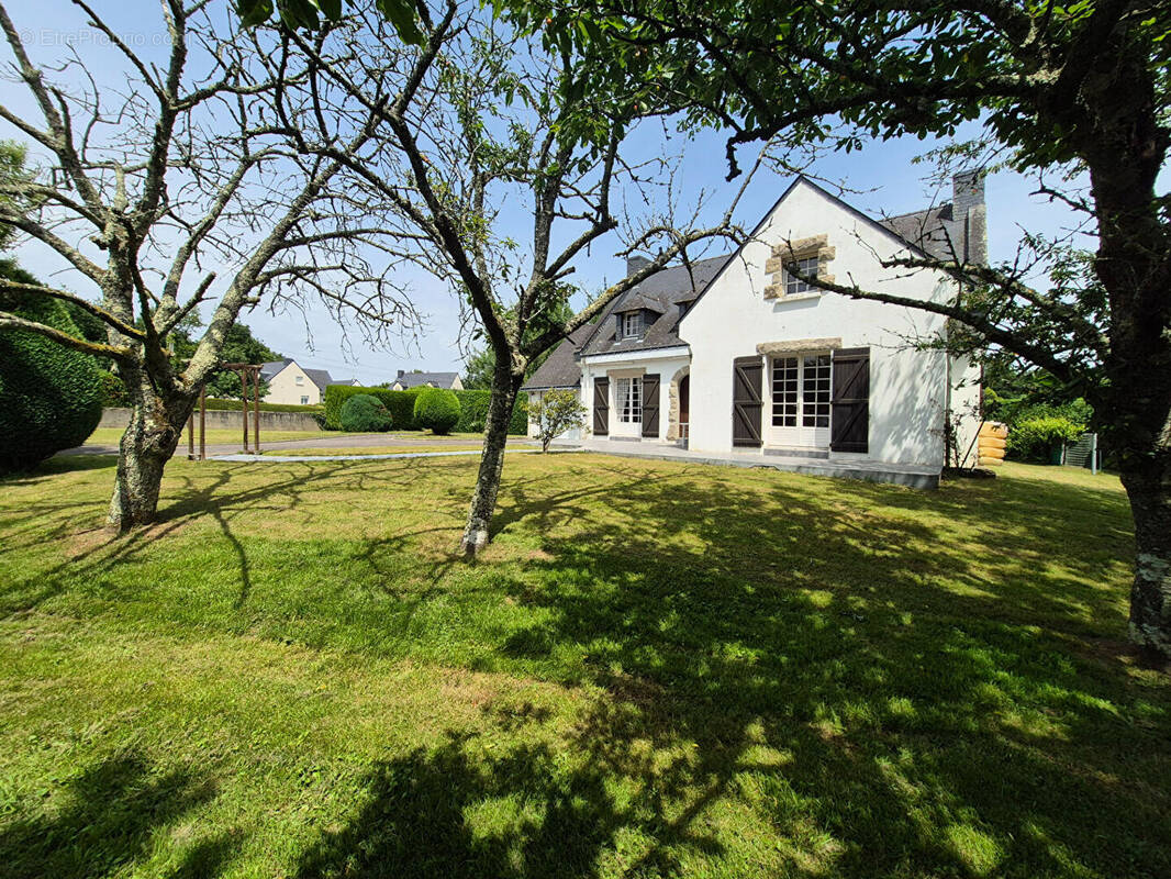 Maison à PLOUGOUMELEN