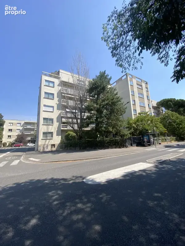 Appartement T4   94 m2   3 chambres   Balcon & garage - photo 9