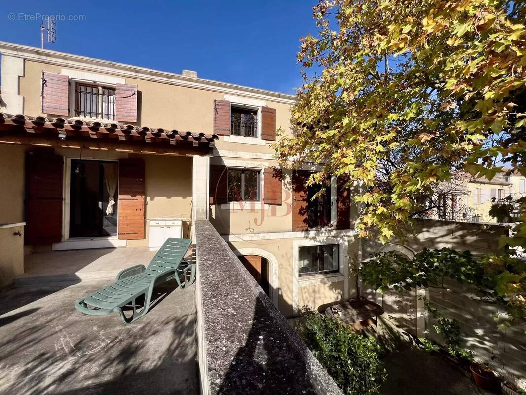 Appartement à EYRAGUES