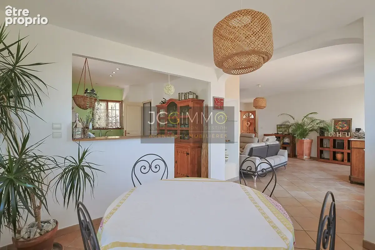 villa individuelle T5 de 117 m2 avec piscine et belle vue dégagée - photo 6