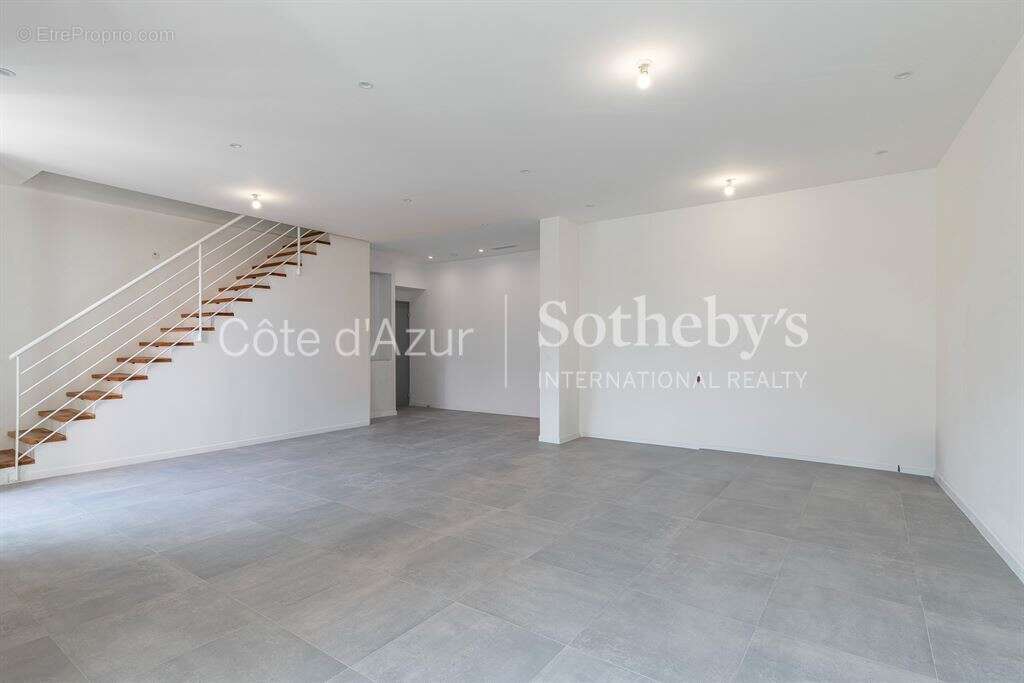 Appartement à ROQUEBRUNE-CAP-MARTIN