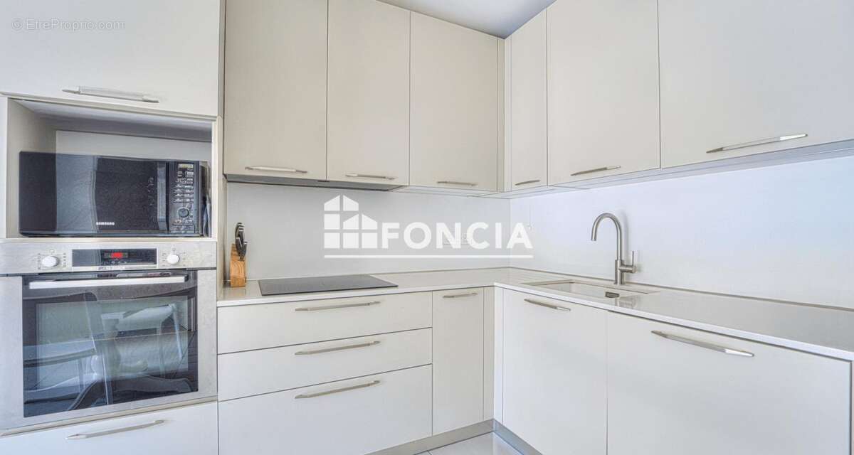 Appartement à VILLENEUVE-LOUBET