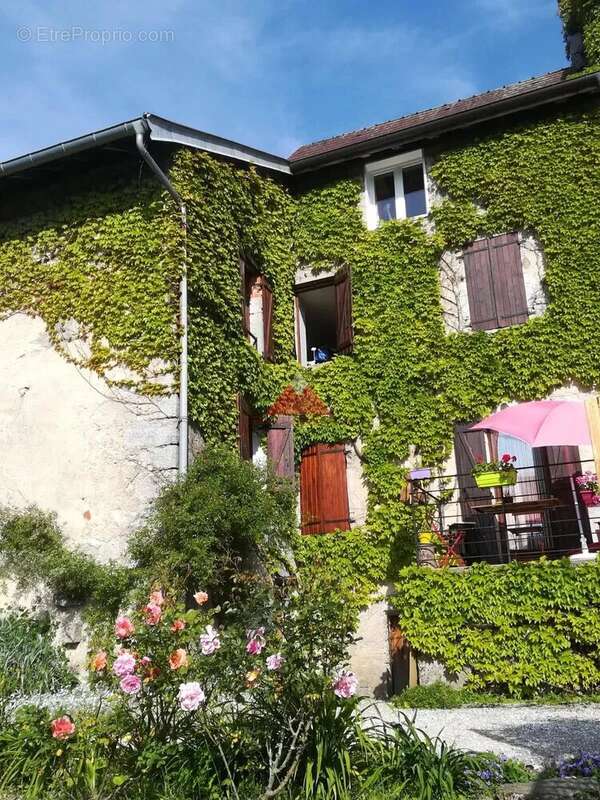 Appartement à CLAIRVAUX-LES-LACS