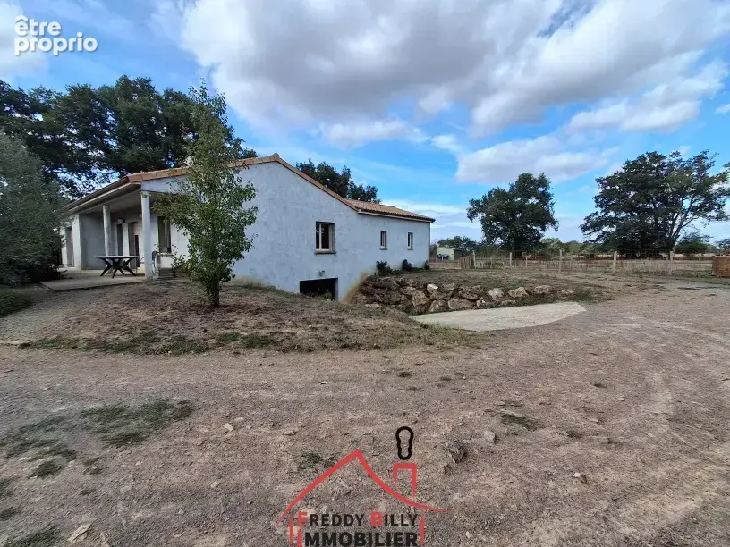 Pavillon plain pied 3 ch + sous-sol + grand bâtiment sur 10088 m2 - photo 8