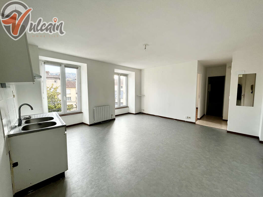 Appartement à SAINT-AMANT-TALLENDE