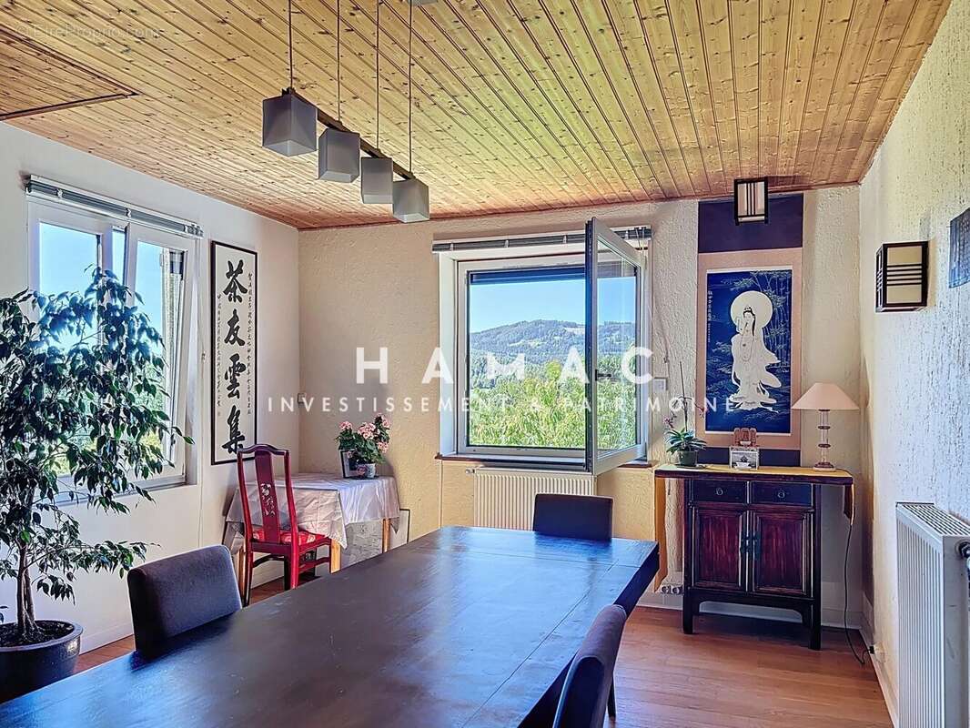 Maison à POULE-LES-ECHARMEAUX