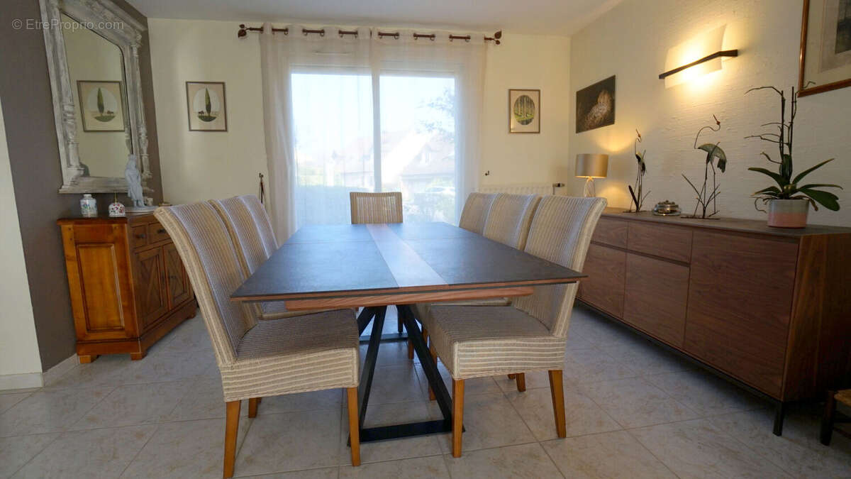 Maison à EPONE