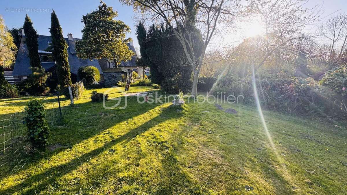 Maison à LANGROLAY-SUR-RANCE