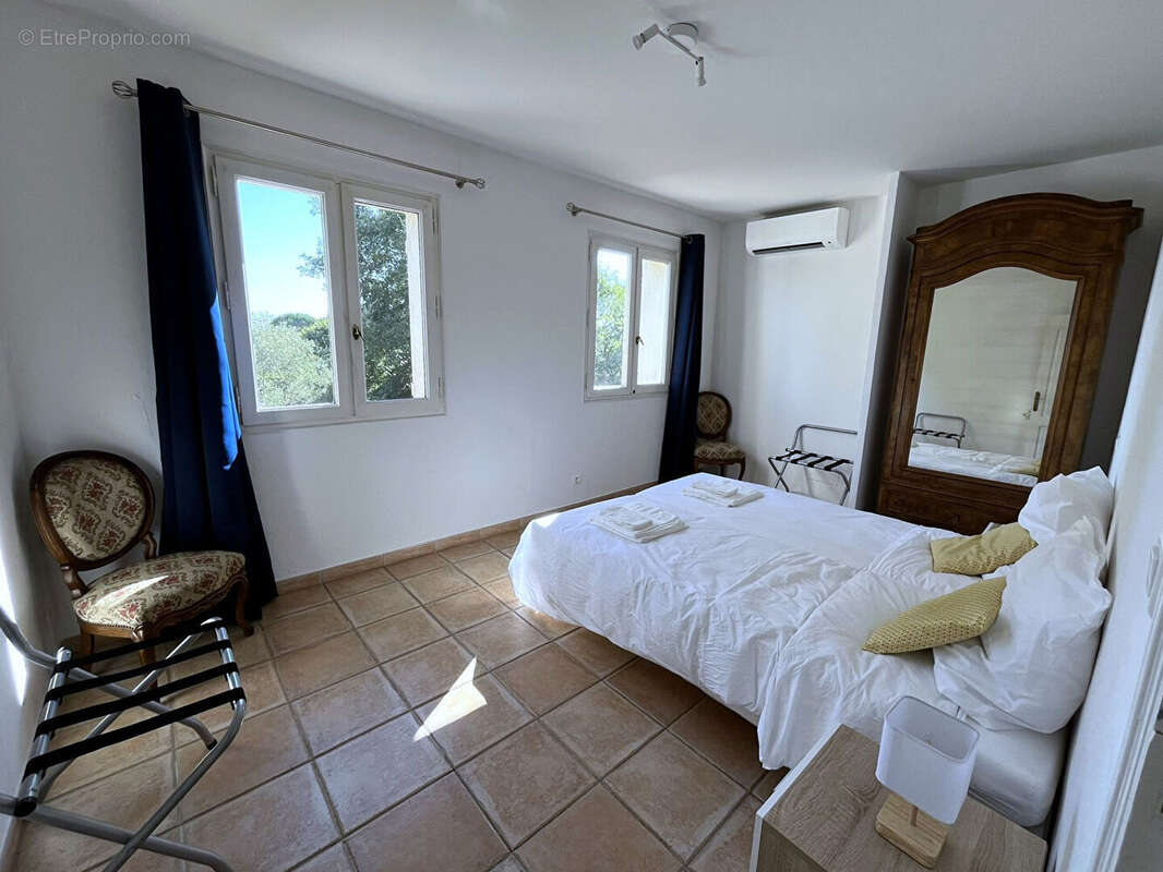 Maison à SAINT-CEZAIRE-SUR-SIAGNE