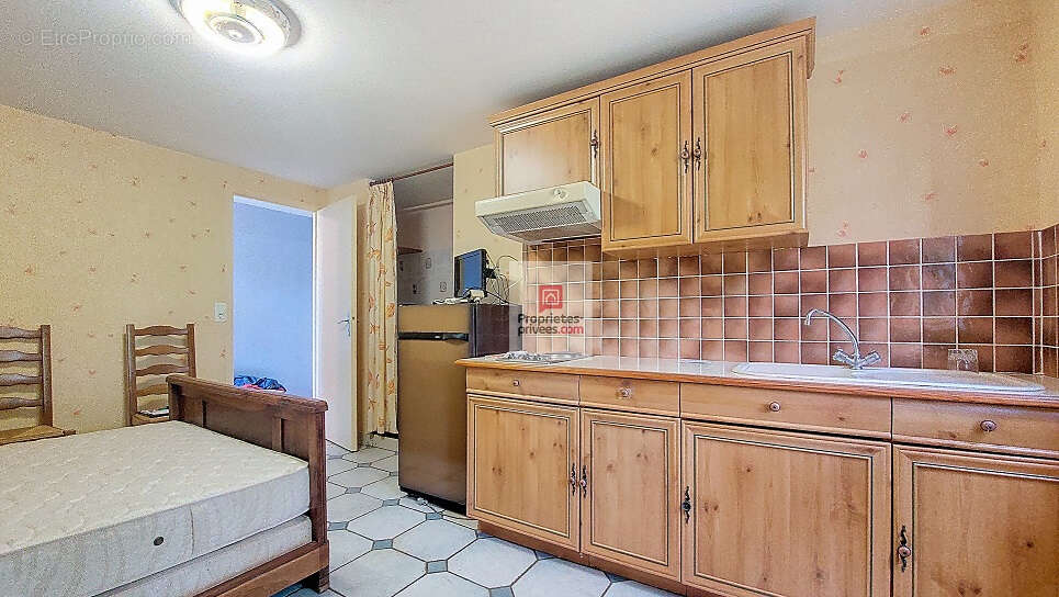 Maison à SAINT-PIERRE-DE-CHIGNAC