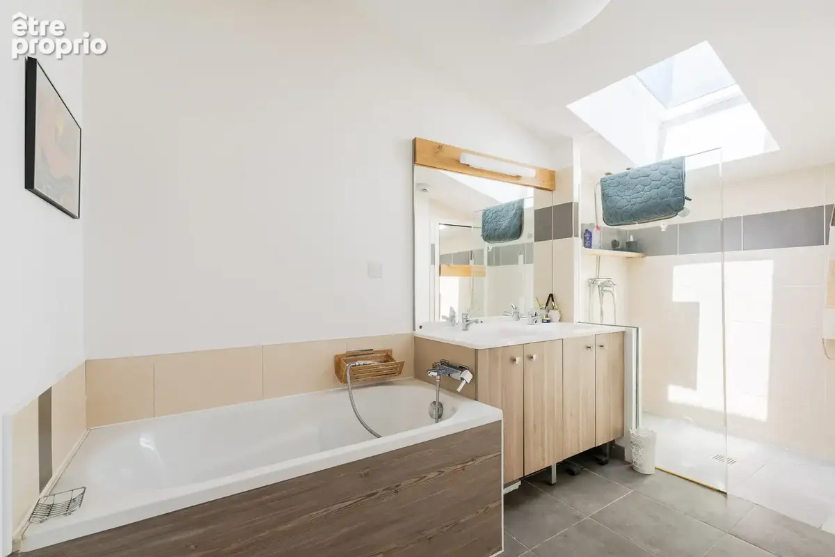 Appartement roof top - T4-T5 - Terrasse - Garage - Moderne - Ascenseur - photo 7