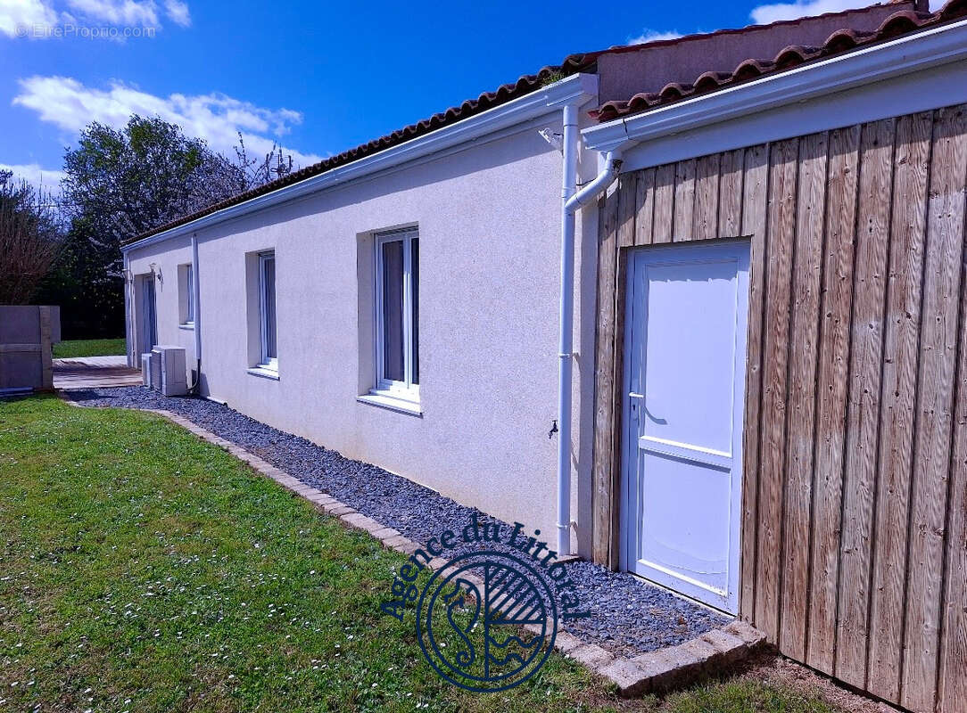 Maison à CORME-ROYAL