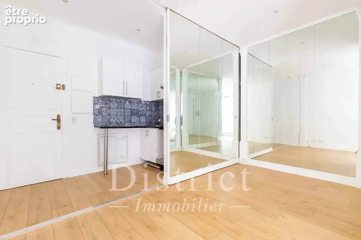 Triangle d'Or / Av Montaigne. Appartement de 28m² plein sud! - photo 5