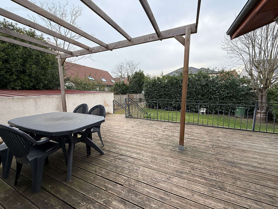 Maison à SARTROUVILLE