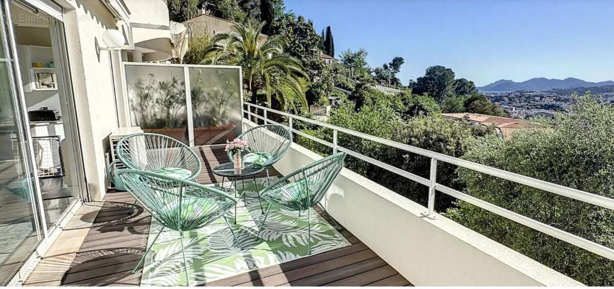 Appartement à LE CANNET