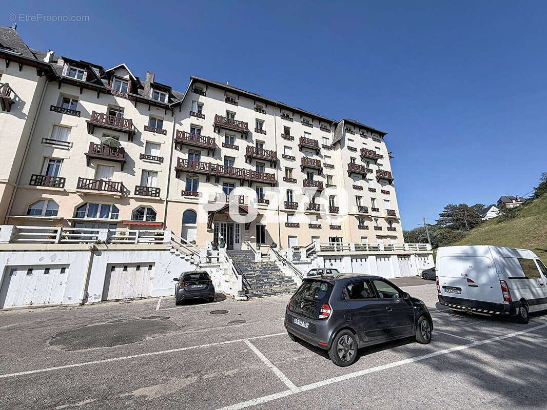Appartement à DONVILLE-LES-BAINS