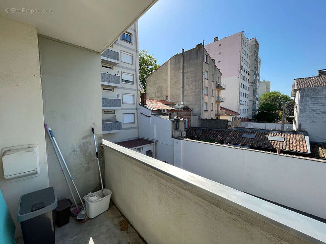 Proche métro / gare Saint-Agne, Toulouse - Appartement 3 pièces à vendre au dernier étage - photo 14