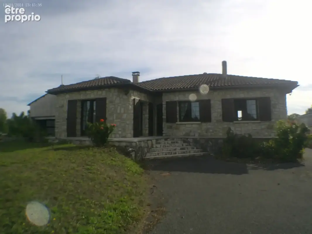 Chateaubernard a vendre maison en pierre - photo 2